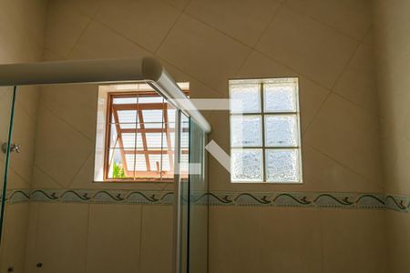 Casa à venda com 185m², 3 quartos e 2 vagas Casa à venda com 185m², 3 quartos e 2 vagasBanheiro da Suíte