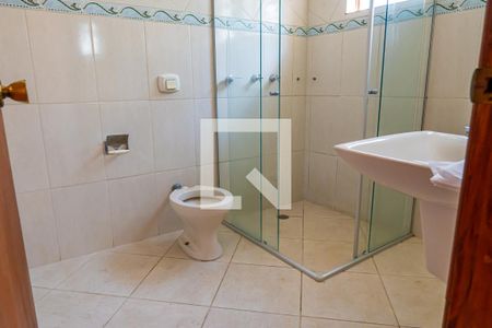 Casa à venda com 185m², 3 quartos e 2 vagas Casa à venda com 185m², 3 quartos e 2 vagasBanheiro da Suíte