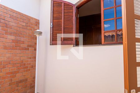 Casa à venda com 185m², 3 quartos e 2 vagas Casa à venda com 185m², 3 quartos e 2 vagasÁrea de luz
