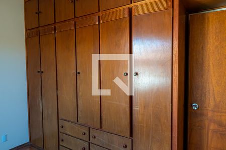 Casa à venda com 185m², 3 quartos e 2 vagas Casa à venda com 185m², 3 quartos e 2 vagasQuarto 1