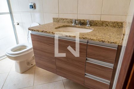 Casa à venda com 185m², 3 quartos e 2 vagas Casa à venda com 185m², 3 quartos e 2 vagasBanheiro Social