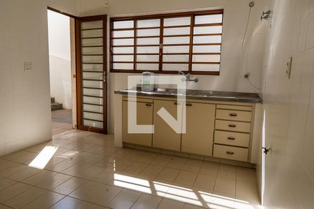 Casa à venda com 185m², 3 quartos e 2 vagas Casa à venda com 185m², 3 quartos e 2 vagasCozinha