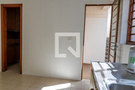 Casa à venda com 185m², 3 quartos e 2 vagas Casa à venda com 185m², 3 quartos e 2 vagasCozinha
