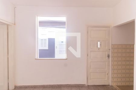Sala de casa para alugar com 1 quarto, 45m² em Bento Ribeiro, Rio de Janeiro