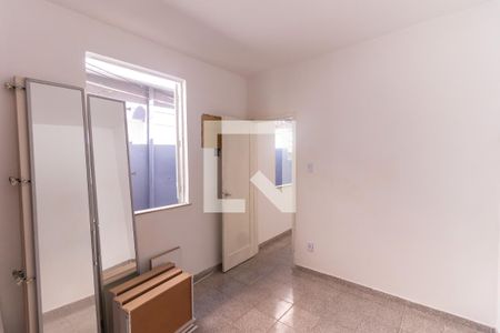 Quarto de casa para alugar com 1 quarto, 45m² em Bento Ribeiro, Rio de Janeiro