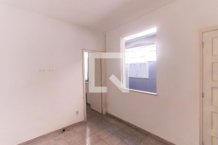 Sala de casa para alugar com 1 quarto, 45m² em Bento Ribeiro, Rio de Janeiro