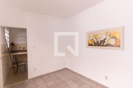 Sala de casa para alugar com 1 quarto, 45m² em Bento Ribeiro, Rio de Janeiro