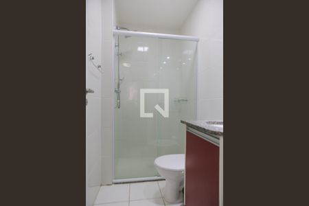 Apartamento para alugar com 64m², 2 quartos e 1 vaga Apartamento para alugar com 64m², 2 quartos e 1 vagaBanheiro da suíte