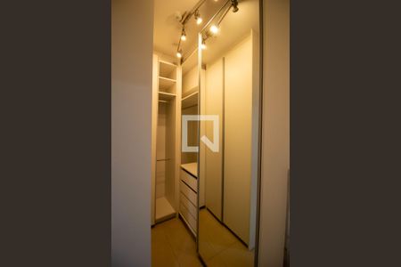 Apartamento para alugar com 100m², 2 quartos e 2 vagas Apartamento para alugar com 100m², 2 quartos e 2 vagasCloset Quarto Suite Master