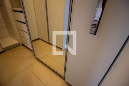 Apartamento para alugar com 100m², 2 quartos e 2 vagas Apartamento para alugar com 100m², 2 quartos e 2 vagasCloset Quarto Suite Master