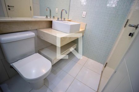 Apartamento para alugar com 100m², 2 quartos e 2 vagas Apartamento para alugar com 100m², 2 quartos e 2 vagasBanheiro da Suite 1