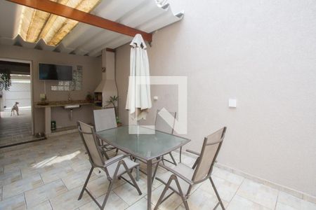 Casa à venda com 220m², 4 quartos e 3 vagasQuintal