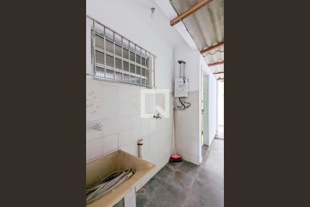 Casa à venda com 60m², 2 quartos e 3 vagasÁrea de serviço 