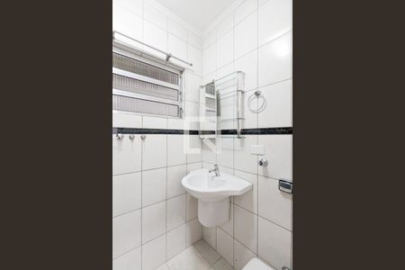 Casa à venda com 60m², 2 quartos e 3 vagasBanheiro 