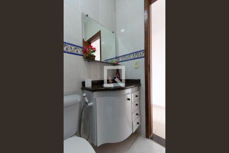 Casa para alugar com 290m², 3 quartos e 8 vagasBanheiro Social