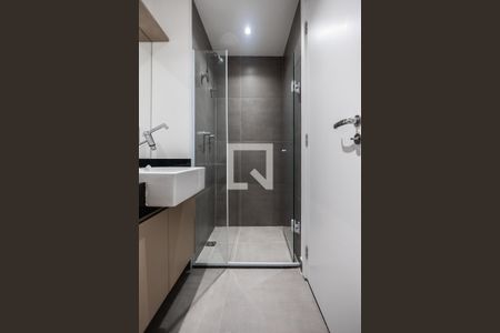 Banheiro de kitnet/studio para alugar com 1 quarto, 28m² em Cerqueira César, São Paulo
