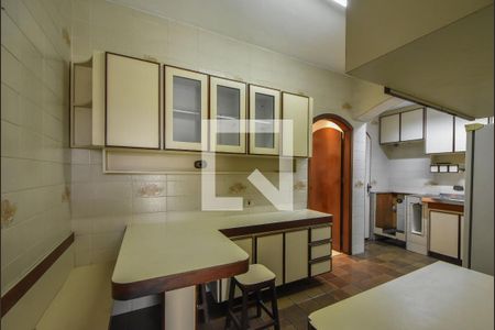 Casa à venda com 220m², 3 quartos e 2 vagasCozinha 