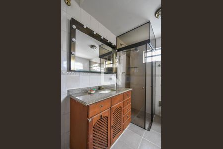 Casa à venda com 220m², 3 quartos e 2 vagasBanheiro Suíte 01