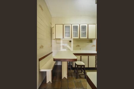 Casa à venda com 220m², 3 quartos e 2 vagasCozinha 