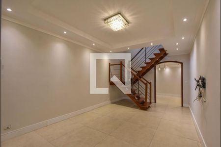 Sala  de casa à venda com 3 quartos, 220m² em Jardim Aeroporto, São Paulo