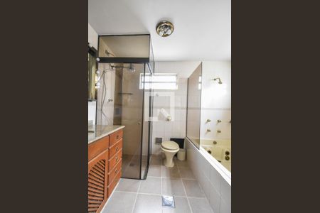 Casa à venda com 220m², 3 quartos e 2 vagasBanheiro Suíte 01