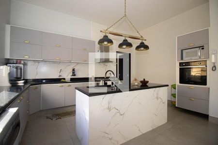 Casa para alugar com 800m², 5 quartos e 4 vagasCozinha