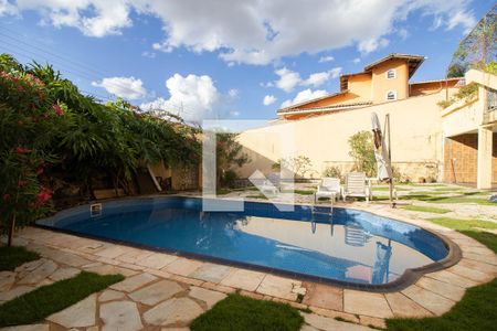 Casa para alugar com 800m², 5 quartos e 4 vagasPiscina