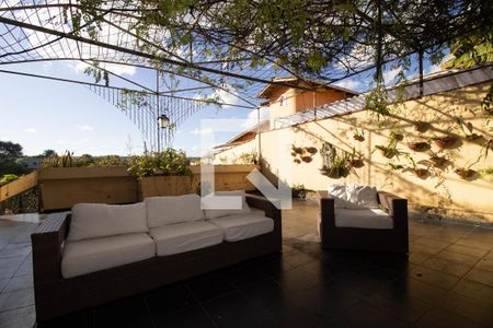 Casa para alugar com 800m², 5 quartos e 4 vagasVaranda