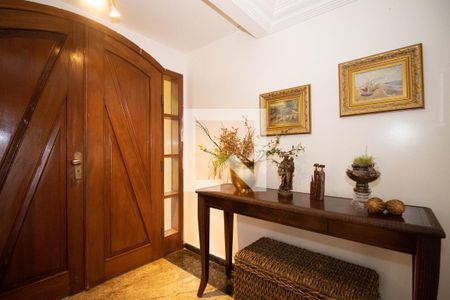 Casa para alugar com 800m², 5 quartos e 4 vagasHall