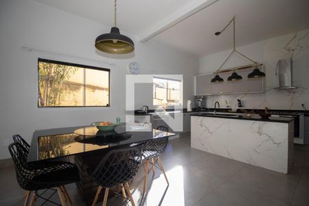 Casa para alugar com 800m², 5 quartos e 4 vagasCozinha