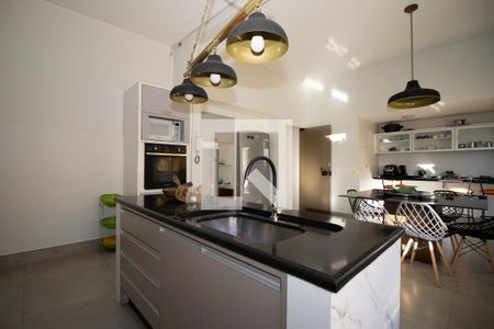 Casa para alugar com 800m², 5 quartos e 4 vagasCozinha