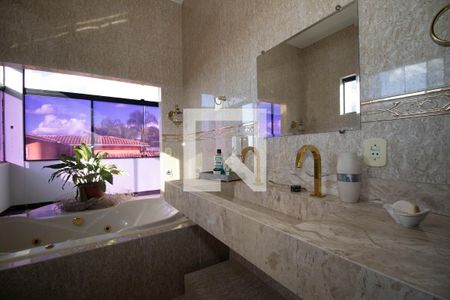 Casa para alugar com 800m², 5 quartos e 4 vagasBanheiro da Suíte Master