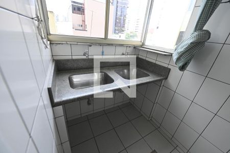 Apartamento à venda com 198m², 4 quartos e 2 vagas Apartamento à venda com 198m², 4 quartos e 2 vagasÁrea de Serviço
