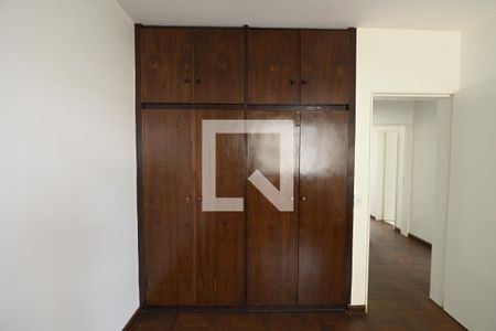 Apartamento à venda com 198m², 4 quartos e 2 vagas Apartamento à venda com 198m², 4 quartos e 2 vagasQuarto 2