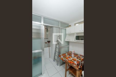 Cozinha  de apartamento para alugar com 3 quartos, 71m² em Copacabana, Rio de Janeiro