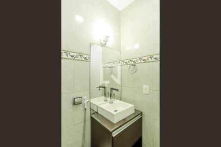 banheiro  de apartamento para alugar com 3 quartos, 71m² em Copacabana, Rio de Janeiro