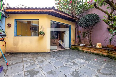 Casa à venda com 165m², 3 quartos e 2 vagasQuintal