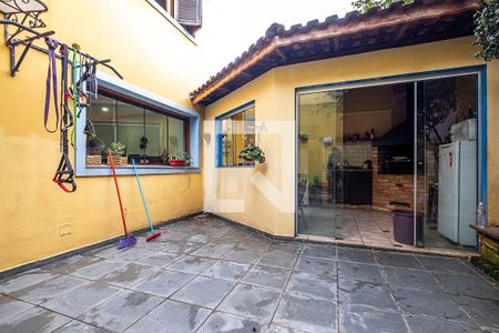 Casa à venda com 165m², 3 quartos e 2 vagasQuintal