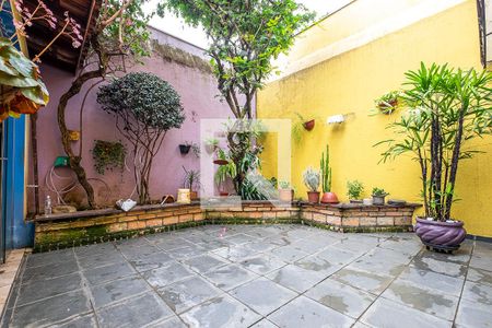 Casa à venda com 165m², 3 quartos e 2 vagasQuintal