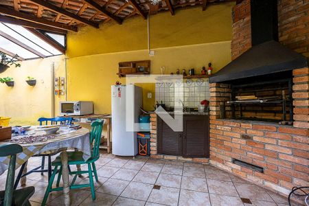 Casa à venda com 165m², 3 quartos e 2 vagasQuintal - Churrasqueira