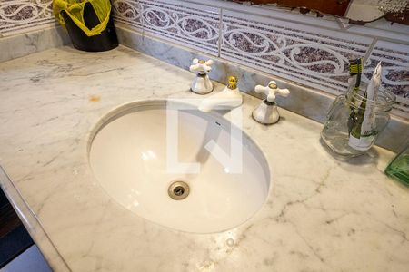 Casa à venda com 165m², 3 quartos e 2 vagasSuíte - Banheiro