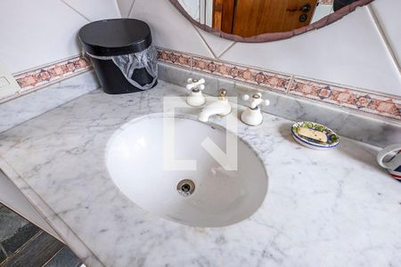 Casa à venda com 165m², 3 quartos e 2 vagasBanheiro Social