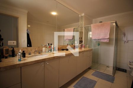 Apartamento para alugar com 241m², 4 quartos e 4 vagasBanheiro suíte 1