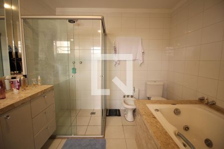 Apartamento para alugar com 241m², 4 quartos e 4 vagasBanheiro suíte 1