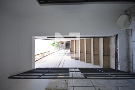 Casa à venda com 280m², 6 quartos e 3 vagasEscada