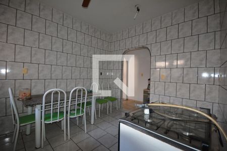 Casa à venda com 280m², 6 quartos e 3 vagasCozinha