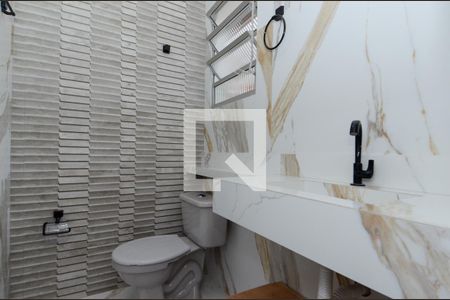 Casa de condomínio para alugar com 90m², 2 quartos e 2 vagasBanheiro da Suíte