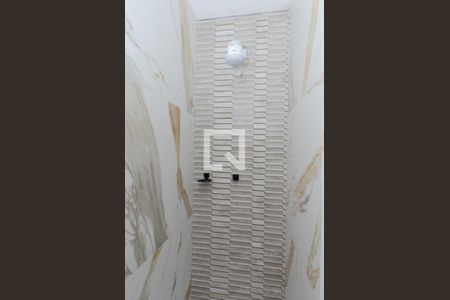 Casa de condomínio para alugar com 90m², 2 quartos e 2 vagasBanheiro da Suíte