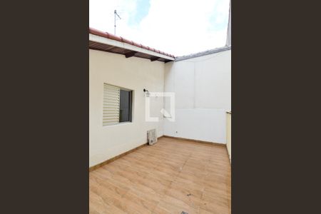 Casa de condomínio para alugar com 90m², 2 quartos e 2 vagasQuintal