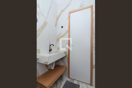 Casa de condomínio para alugar com 90m², 2 quartos e 2 vagasBanheiro da Suíte